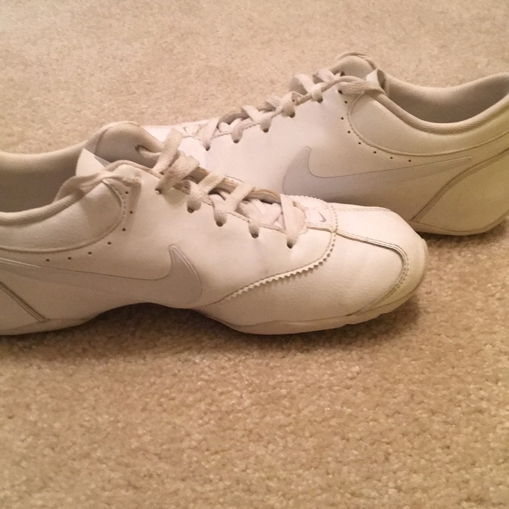 Nike cheer shoes
